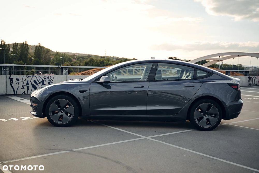 Tesla Model 3 Long Range AWD - 2
