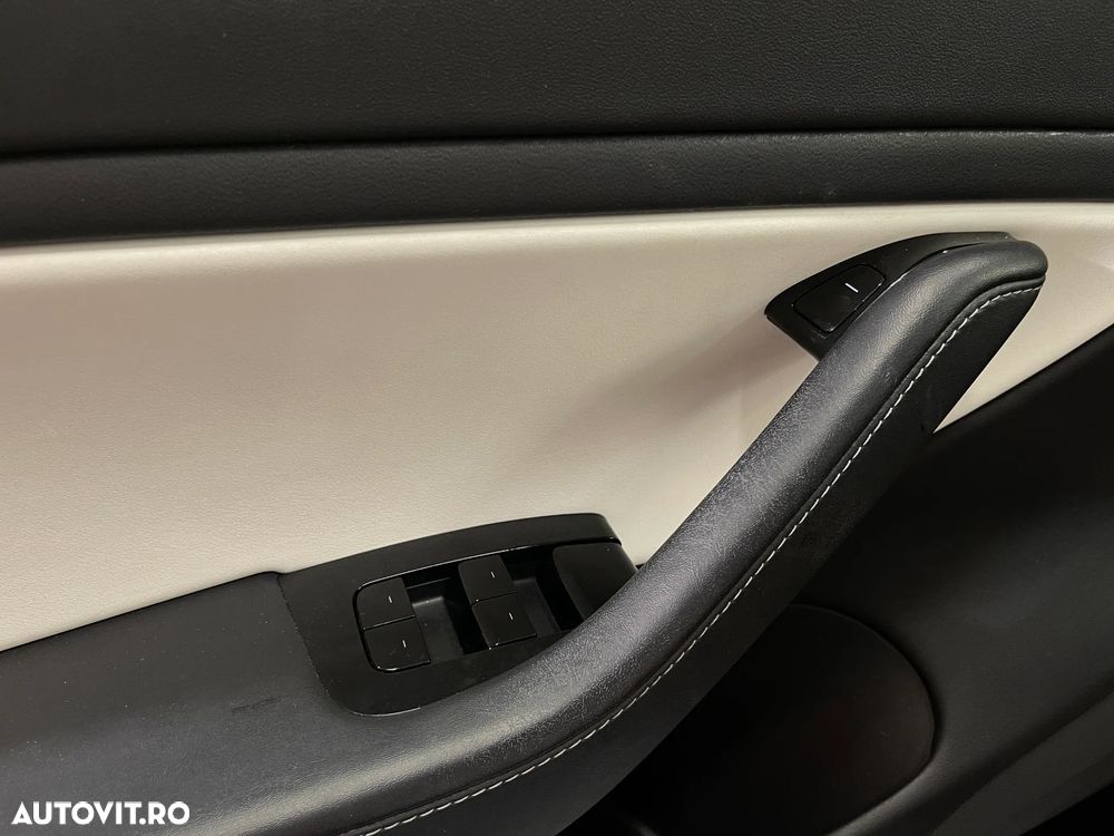 Tesla Model 3 Long Range Dual Motor 4WD - 18