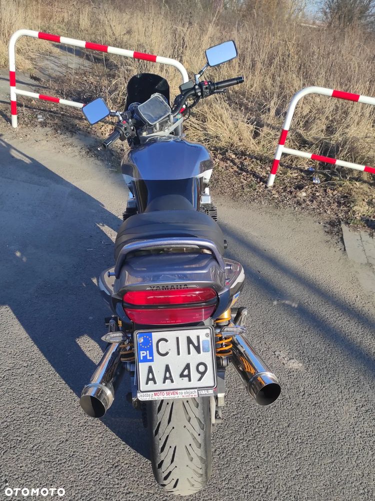 Yamaha XJR - 4