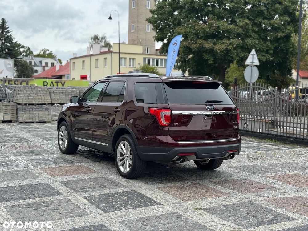 Ford Explorer - 33