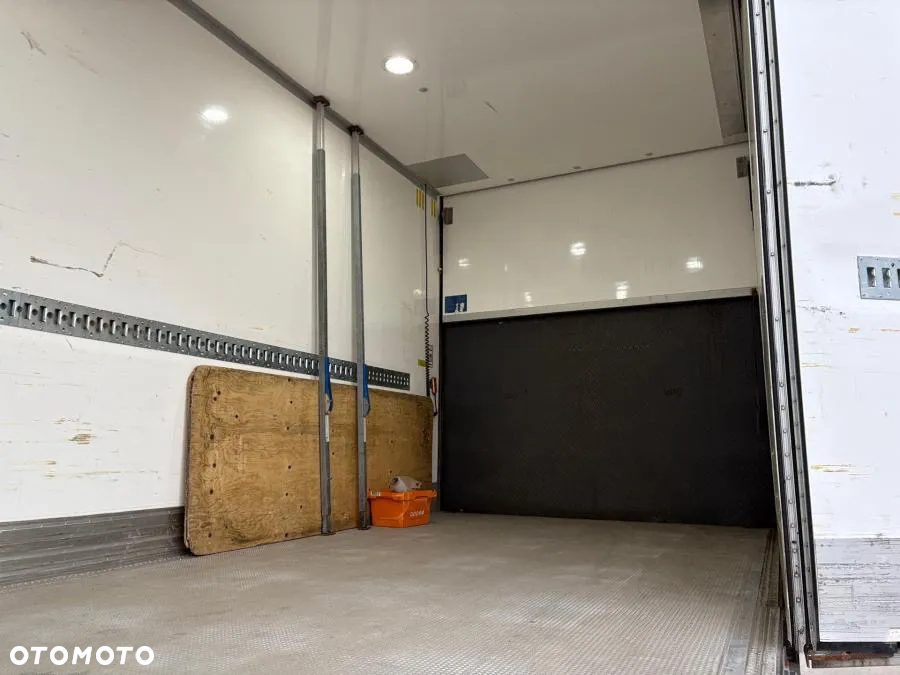 Mercedes-Benz Actros 1836 chłodnia thermo king T800R 2021/22 otwierany bok winda idealny stan - 10