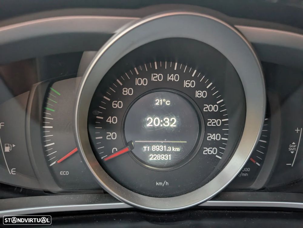 Volvo V40 D2 - 9