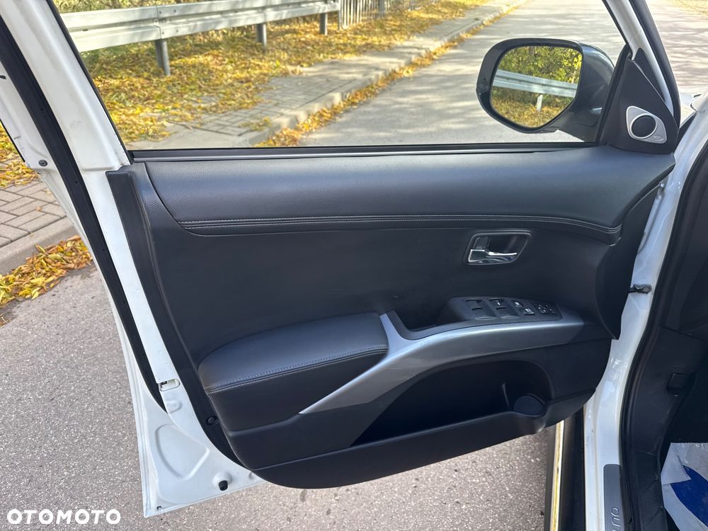 Mitsubishi Outlander 2.4 4WD Inform - 29