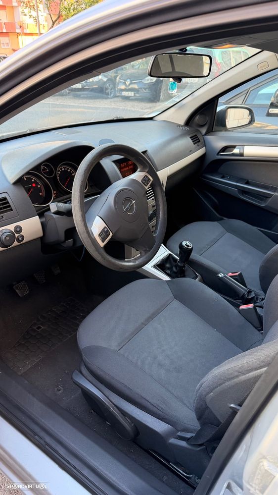 Opel Astra 1.3 CDTi Enjoy EcoFLEX - 2