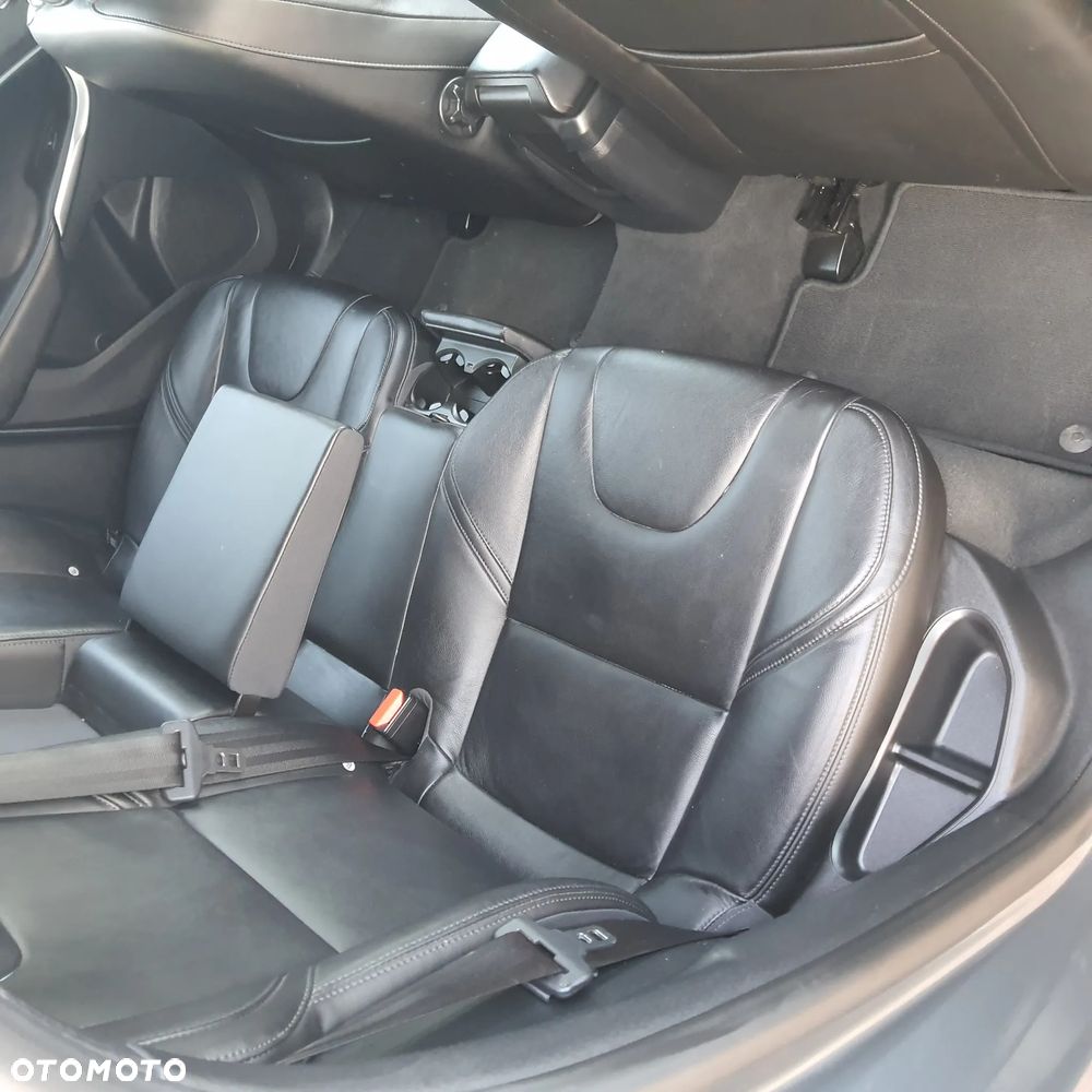 Volvo V40 D4 Geartronic Momentum - 13