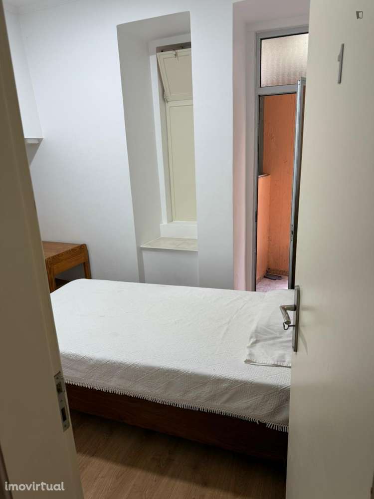 Quarto - localizado em Arroios Lisbon - Grande imagem: 2/10