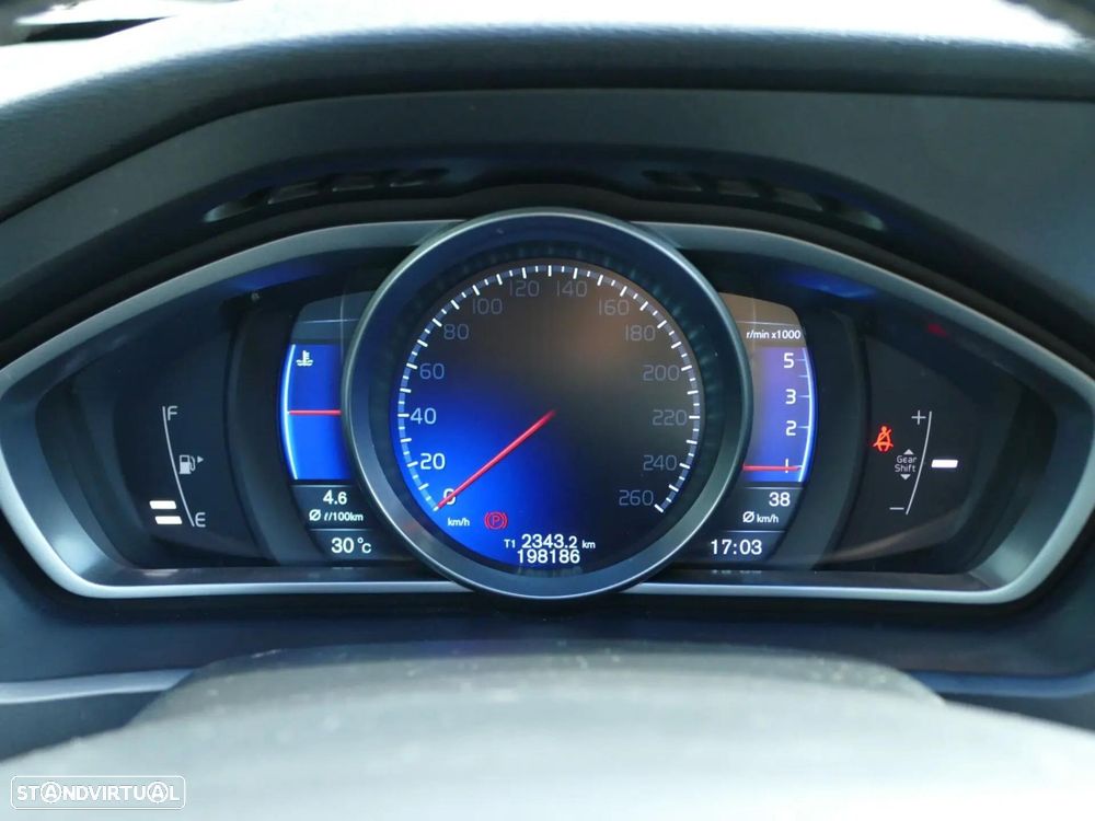 Volvo V40 1.6 D2 R-Design - 20