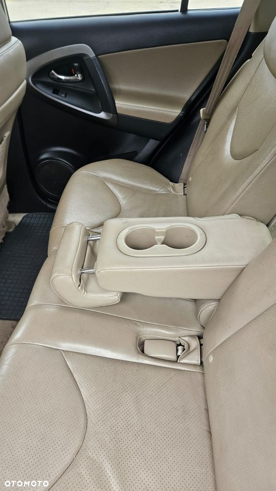 Toyota RAV4 2.2 D-CAT Premium - 14