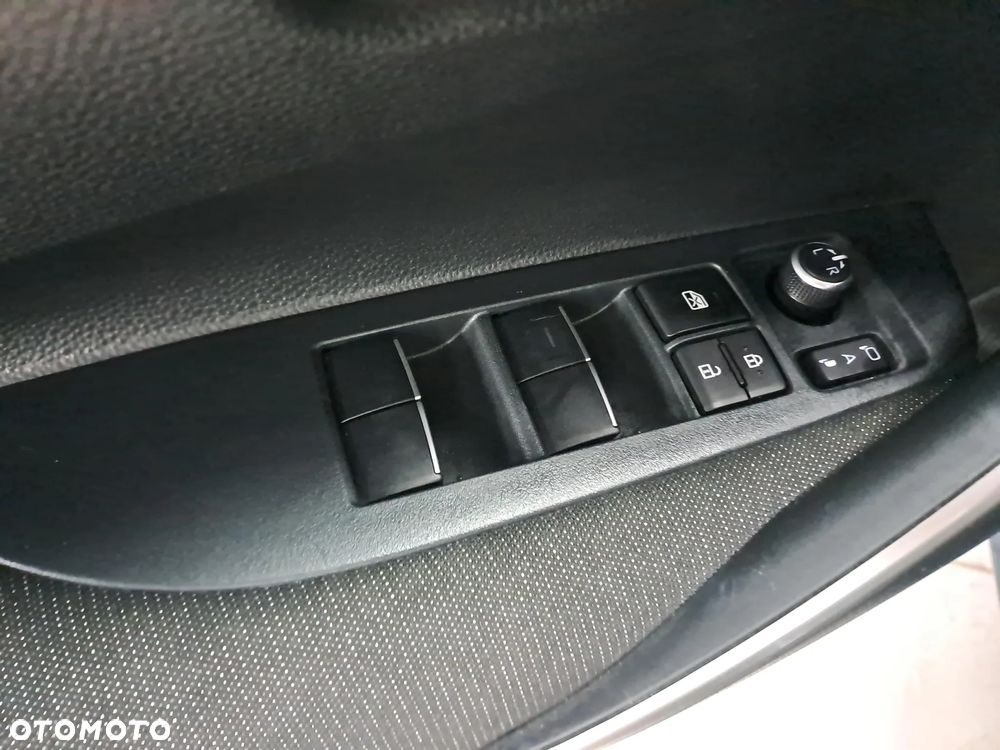 Toyota Corolla 1.8 Hybrid Comfort - 25