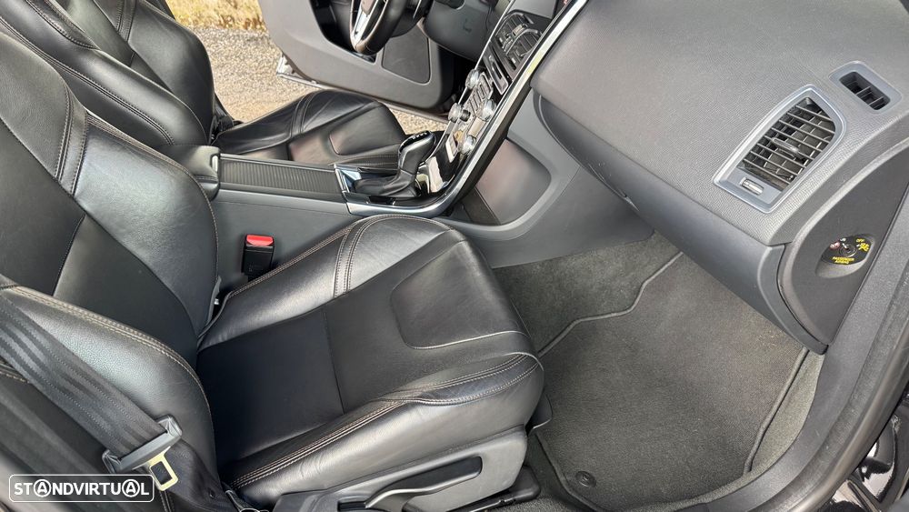 Volvo XC 60 2.0 D4 Dynamic Edition Geartronic - 22