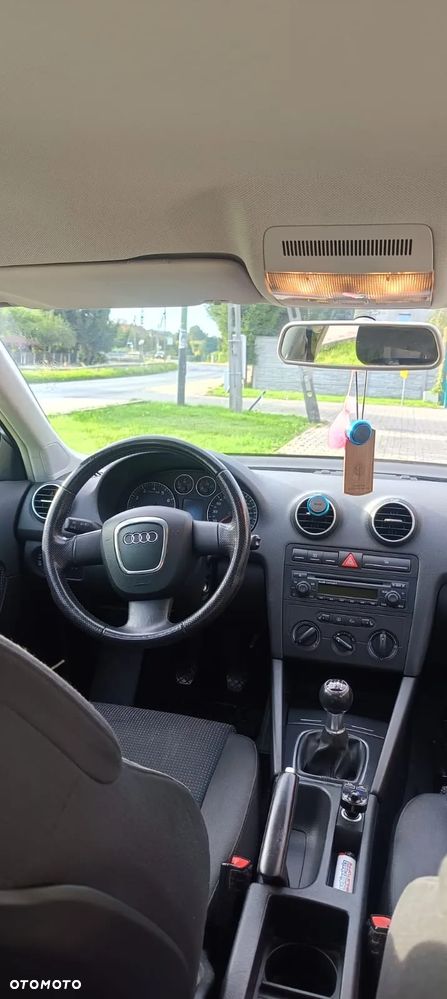 Audi A3 Sportback 1.6 FSI Ambition - 9