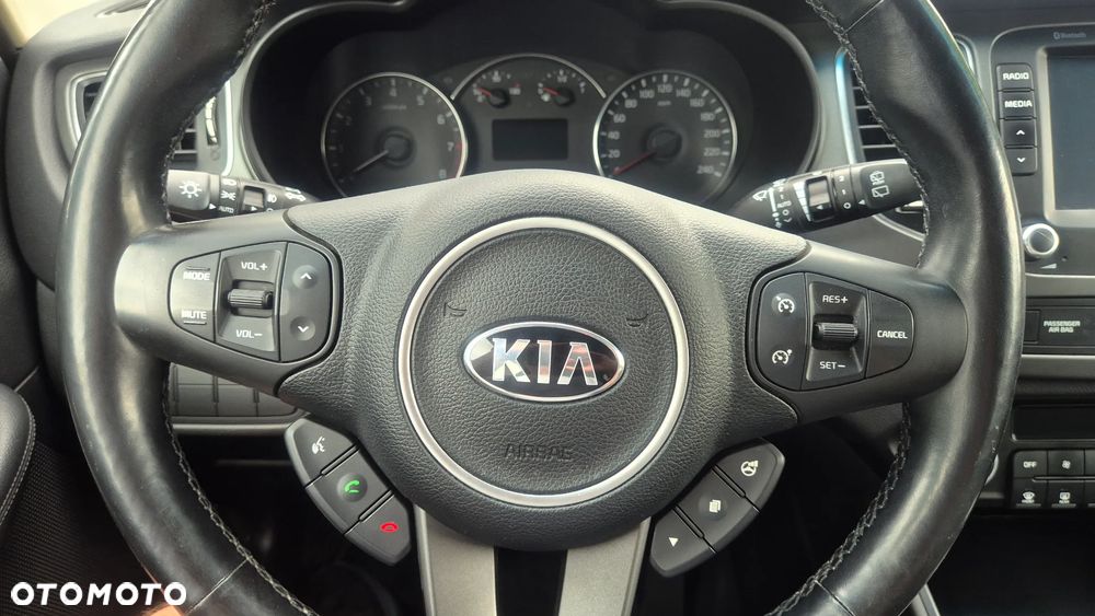 Kia Carens 1.6 GDI Dream Team Edition - 19