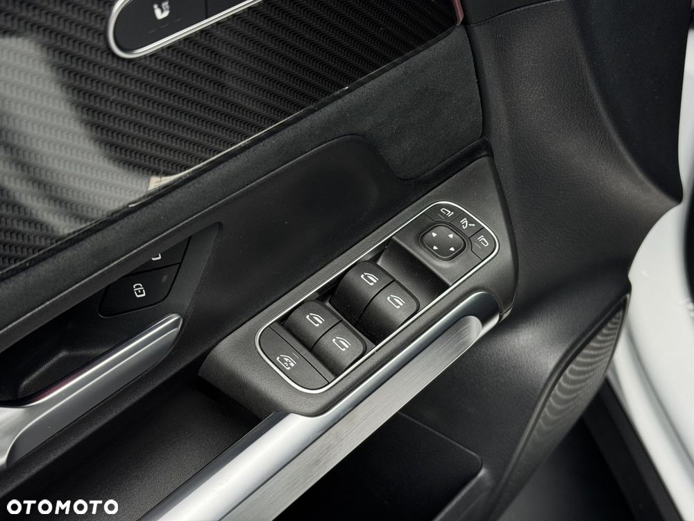 Mercedes-Benz GLB 200 AMG Line 7G-DCT - 23