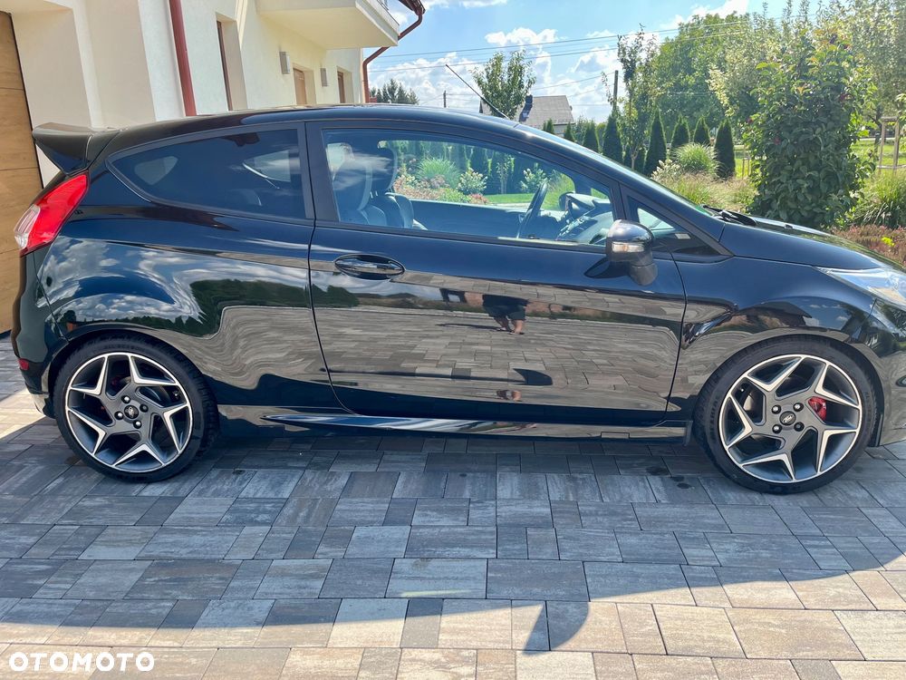 Ford Fiesta 1.6 EcoBoost ST - 12