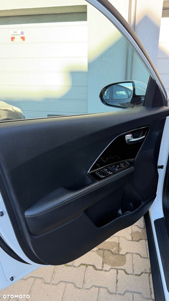 Kia Niro 1.6 GDI Hybrid M - 16