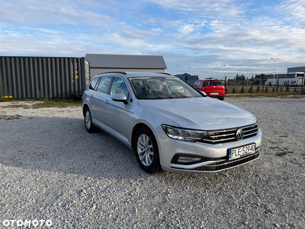 Volkswagen Passat 2022 photo 3