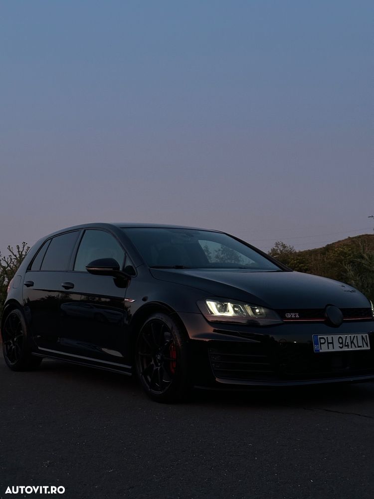 Volkswagen Golf 2.0 TSI BMT 4Mot DSG R - 16