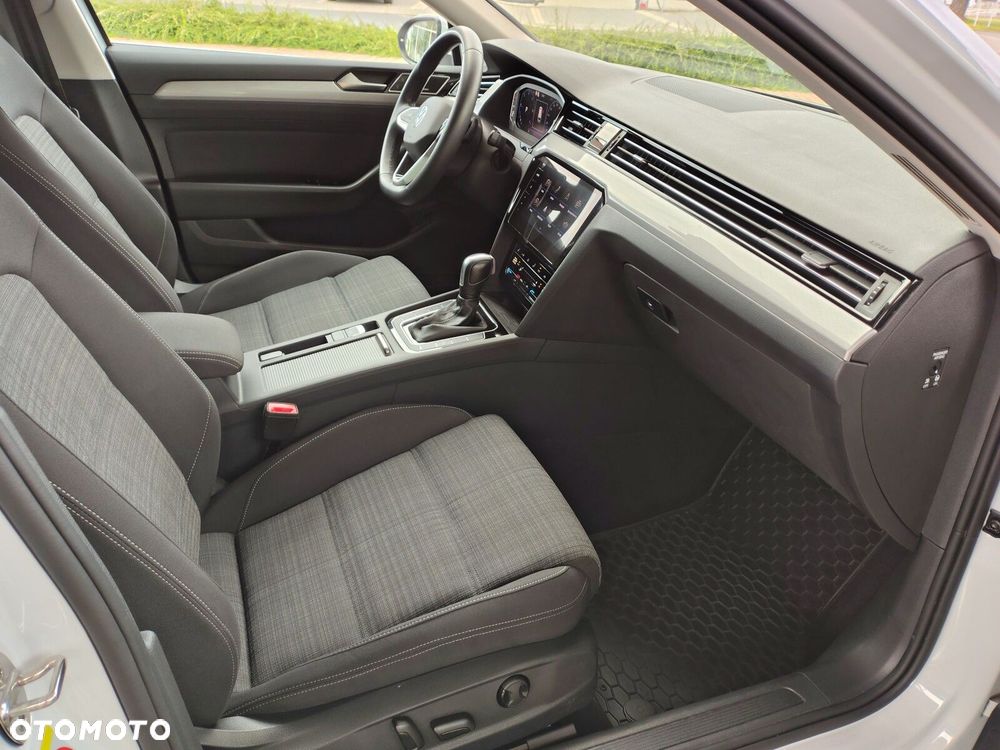 Volkswagen Passat - 20