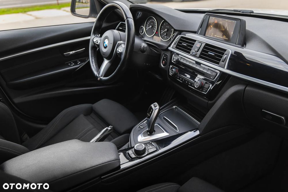 BMW Seria 3 318i GPF Luxury Line - 7