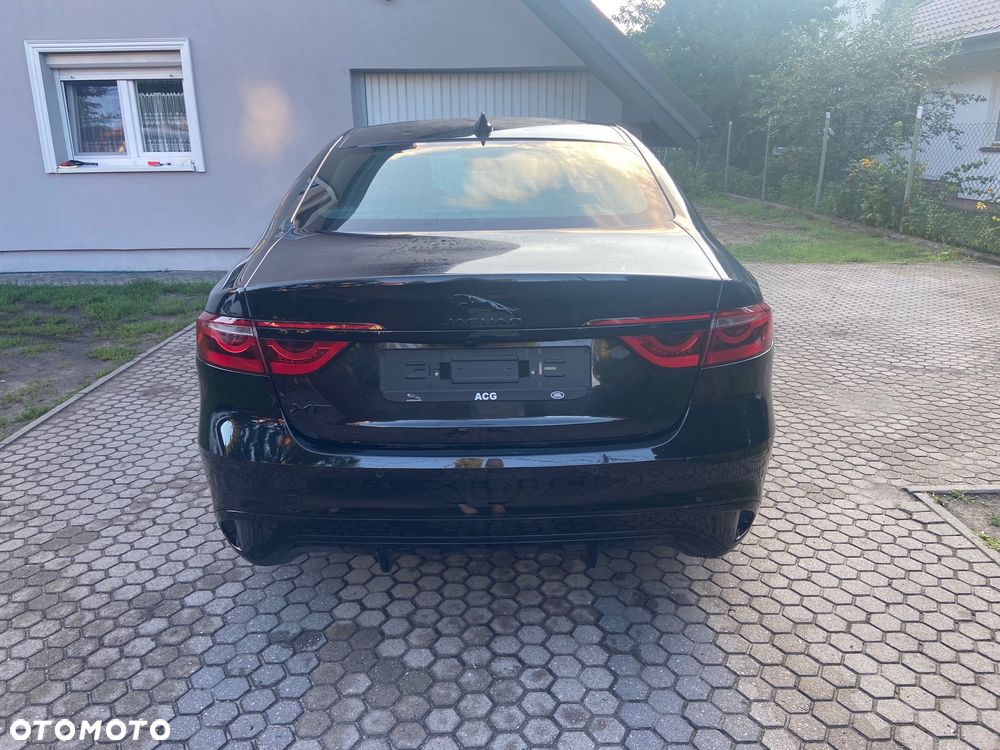 Jaguar XF D200 R-Dynamic HSE - 9