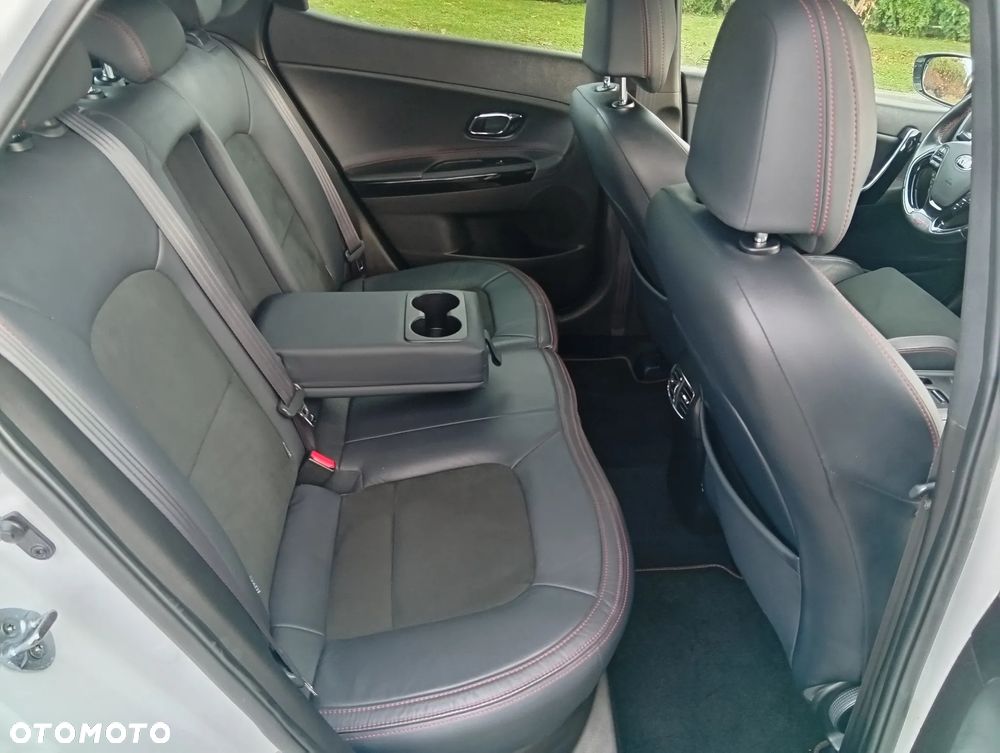 Kia Ceed Cee'd 1.6 T-GDI GT - 31