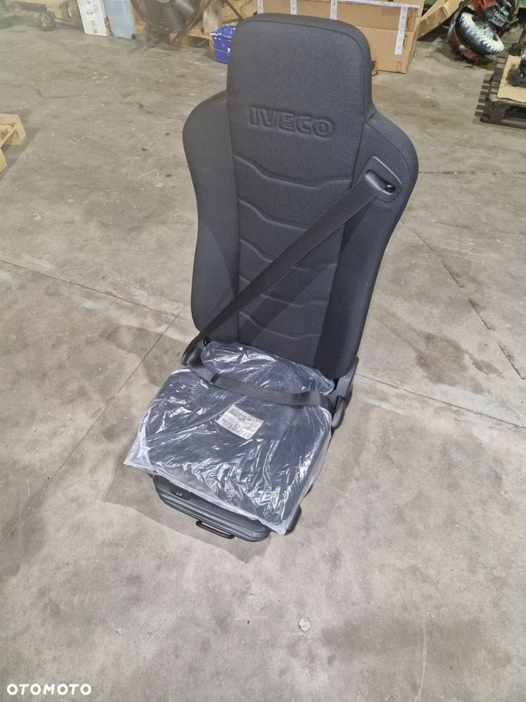 Fotel Kierowcy LEWY Iveco Eurocargo Sztywny  Pas bezpieczeństwa NOWY E5 E6 - 1