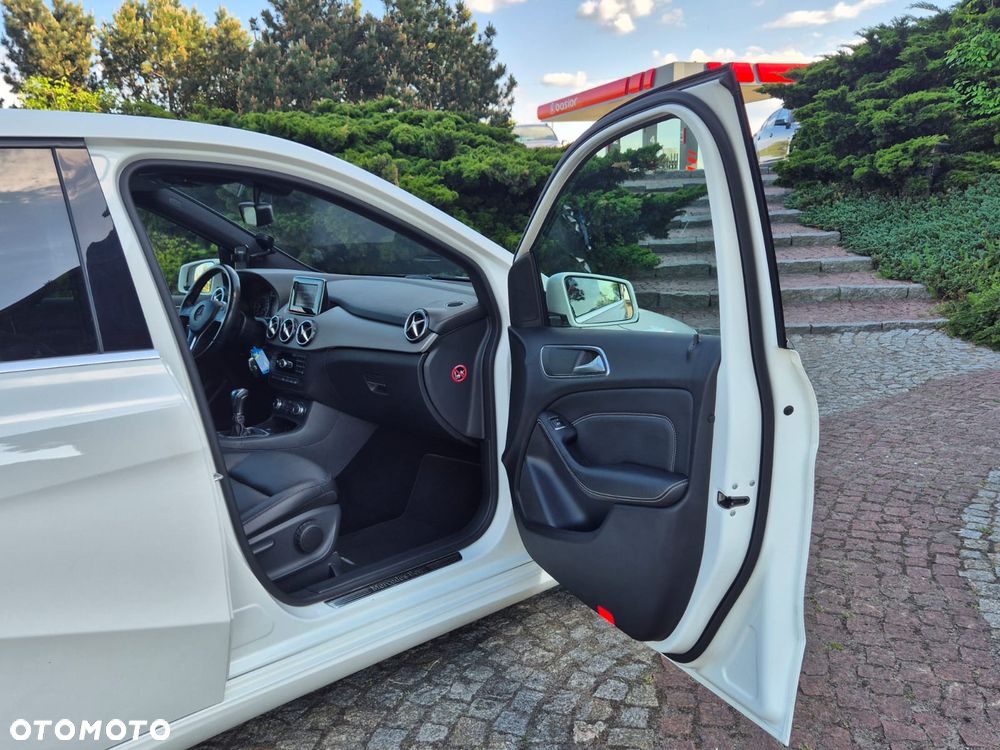 Mercedes-Benz Klasa B 180 CDI (BlueEFFICIENCY) - 31