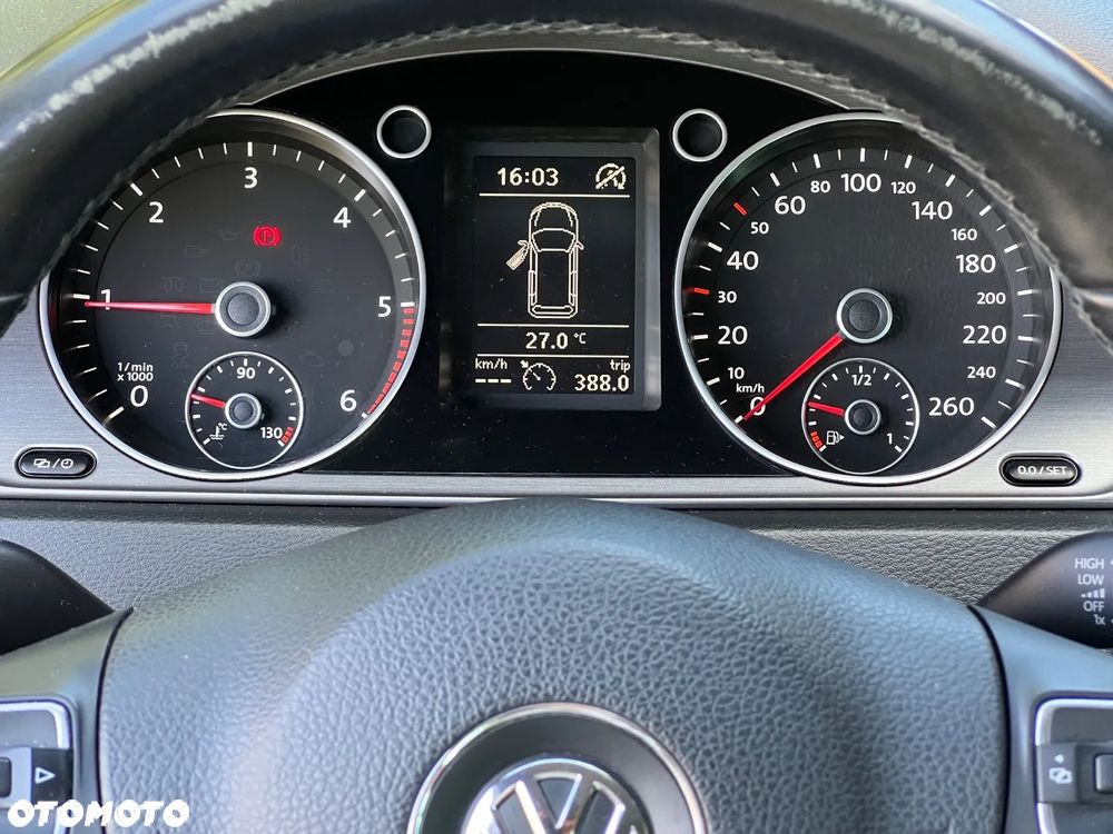 Volkswagen Passat - 22