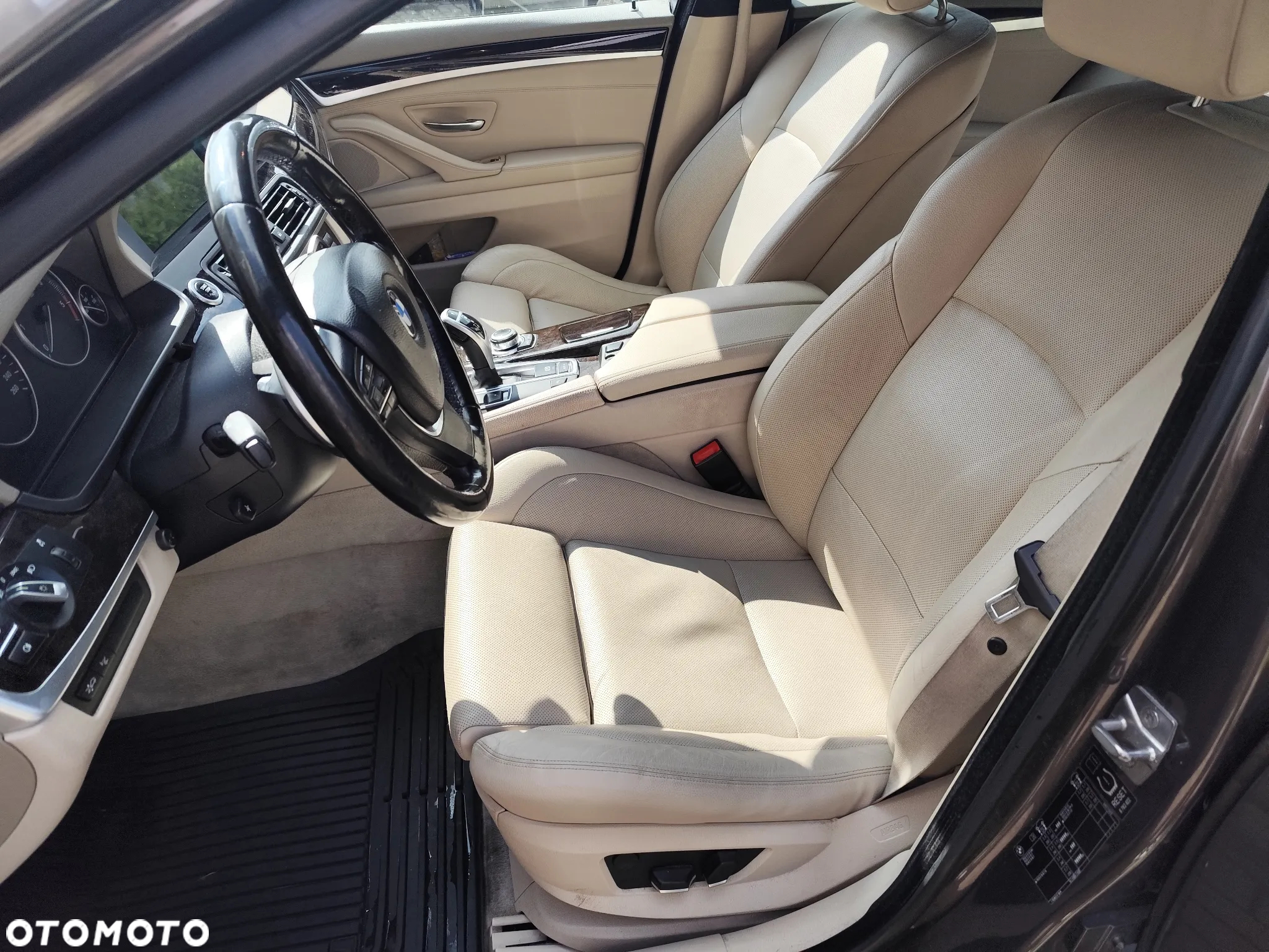 BMW Seria 5 530d Touring - 15