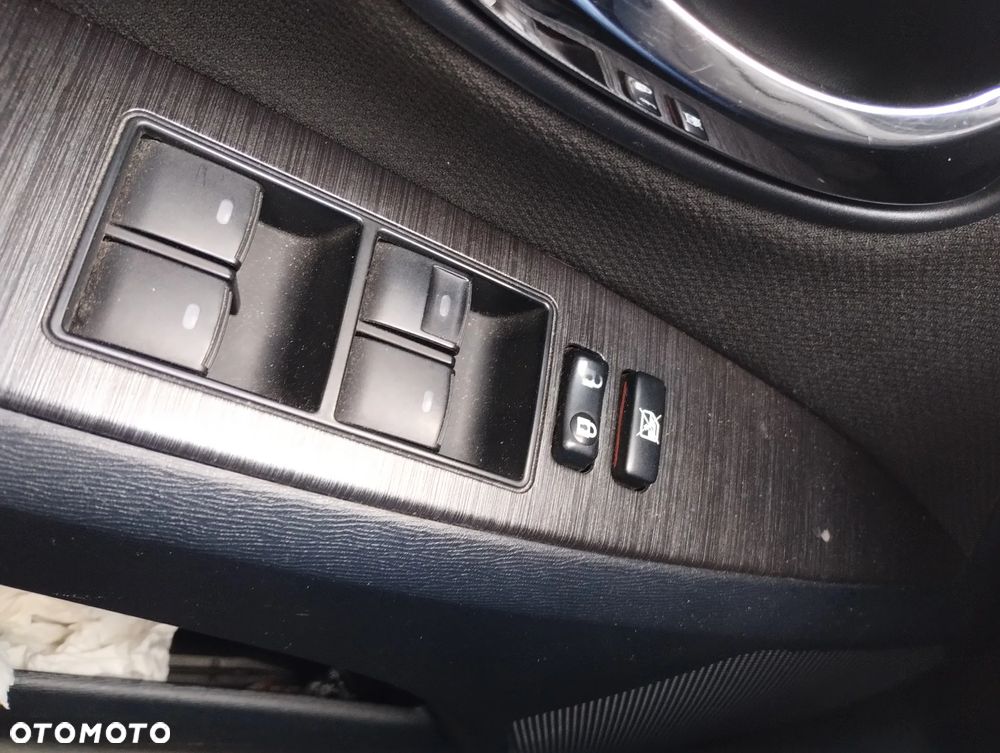 Toyota Avensis 2.0 D-4D - 10