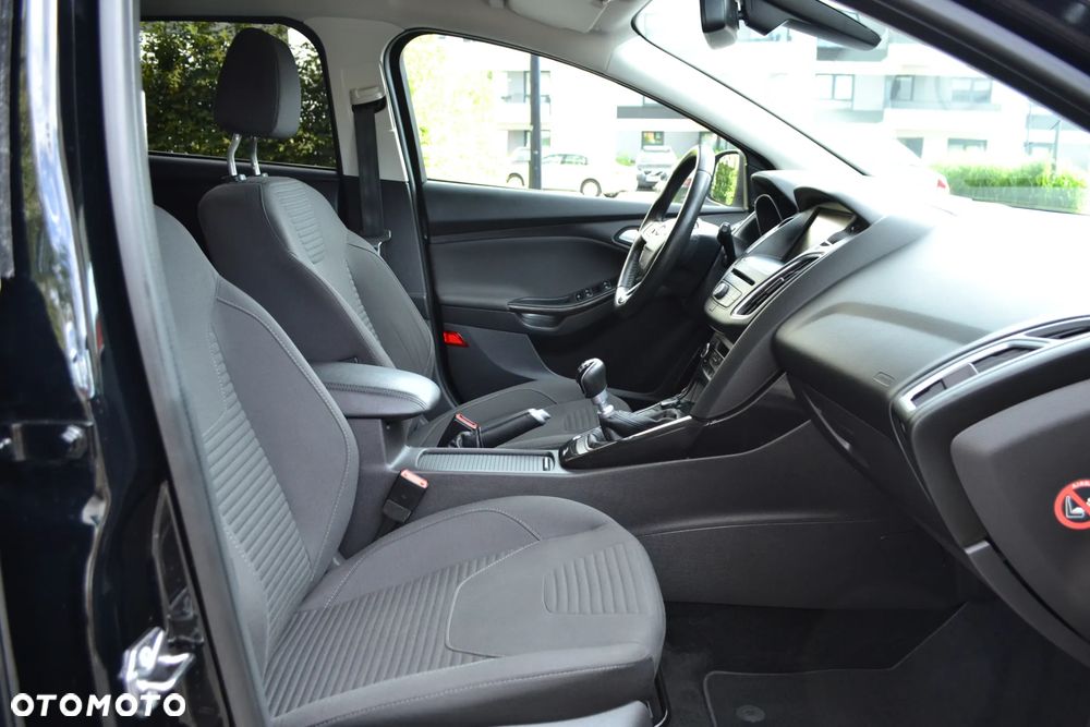 Ford Focus SW 1.0 EcoBoost Titanium - 24