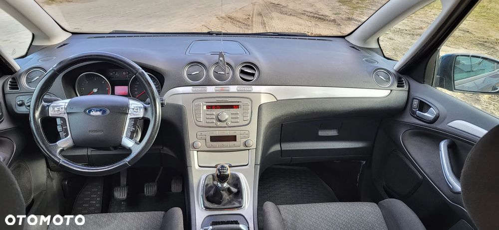 Ford S-Max - 10