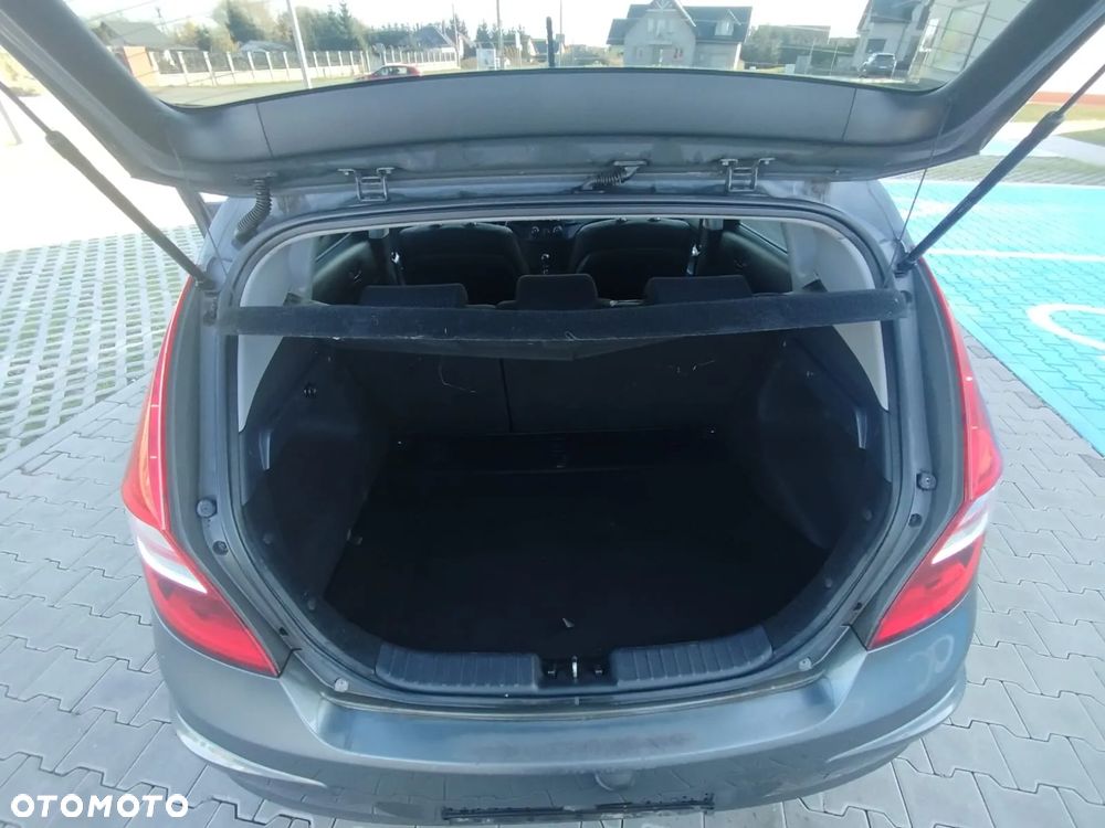 Hyundai i30 1.4 Classic + - 12