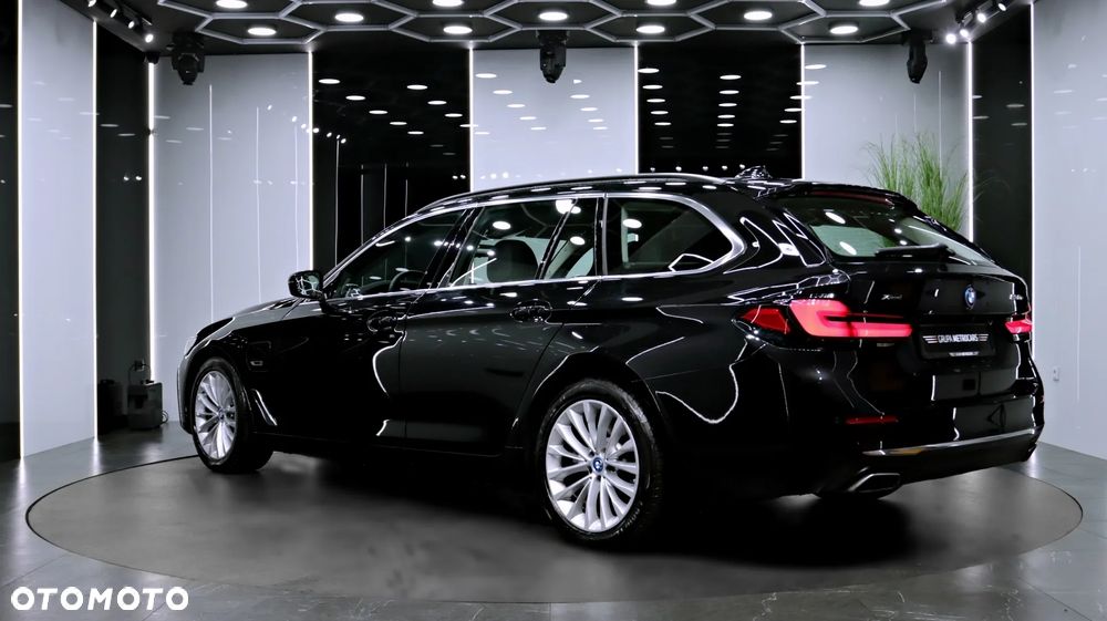BMW Seria 5 530e xDrive PHEV - 6