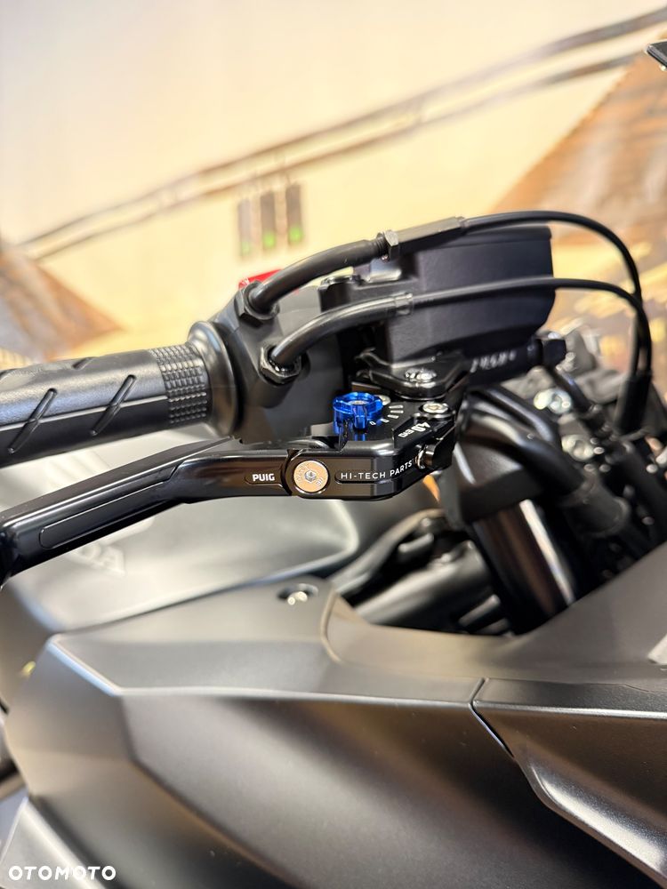 Honda CBR - 18