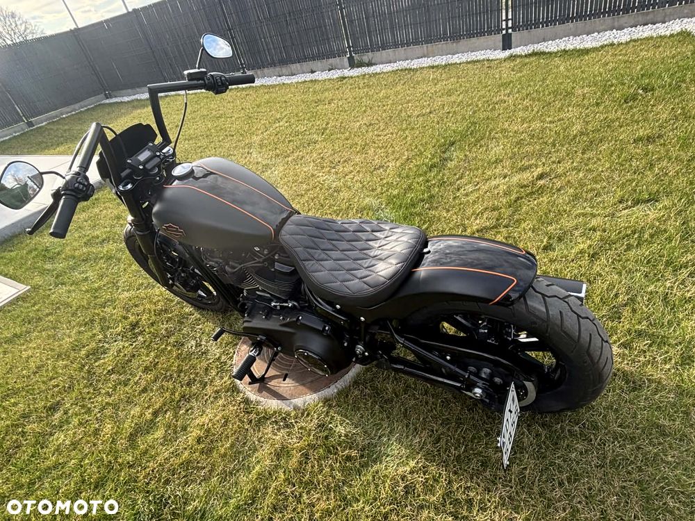Harley-Davidson Softail Street Bob - 13