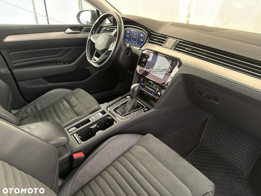 Volkswagen Passat - 22