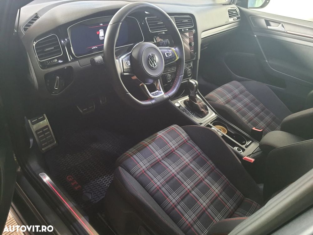 Volkswagen Golf 2.0 TSI DSG GTI - 16
