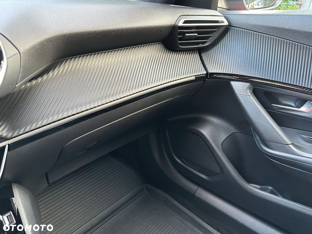 Peugeot 2008 1.2 PureTech Allure Pack S&S - 33