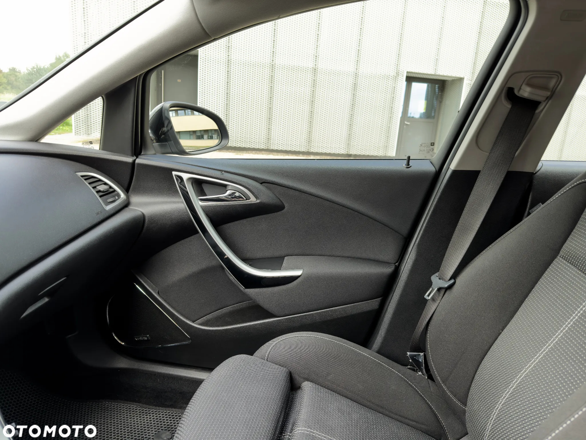 Opel Astra IV 1.4 T Cosmo S&S - 14