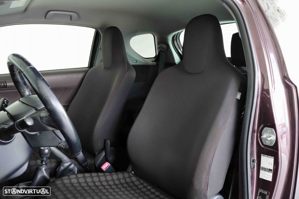 Toyota iQ 1.0 VVT-i Essential - 23