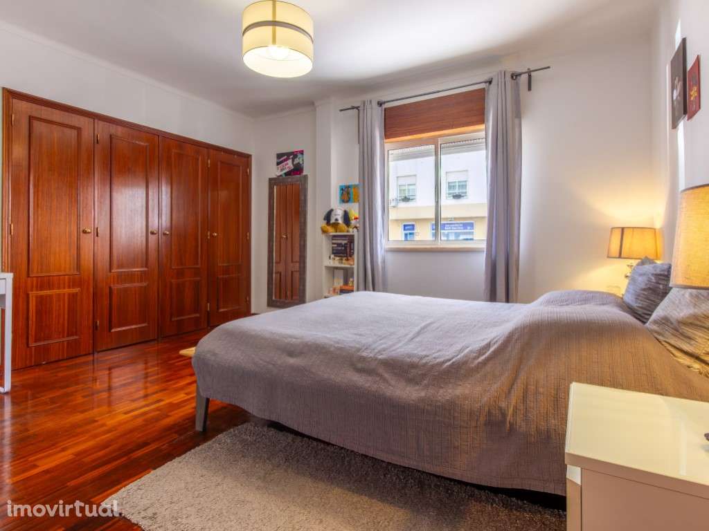 T1 com excelente luz natural e estado de conservação irrepreensível - Grande imagem: 3/16