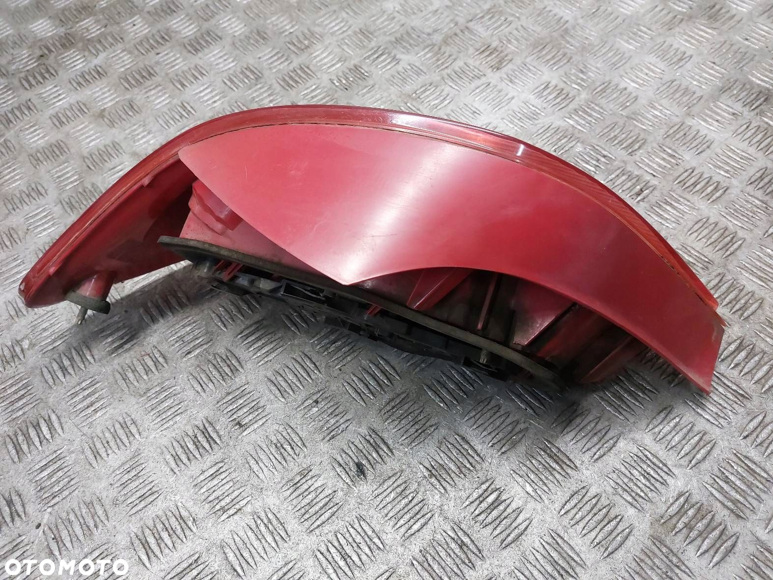 LAMPA LEWY TYŁ + PRAWY TYŁ PEUGEOT 307 I HB 5D - 4