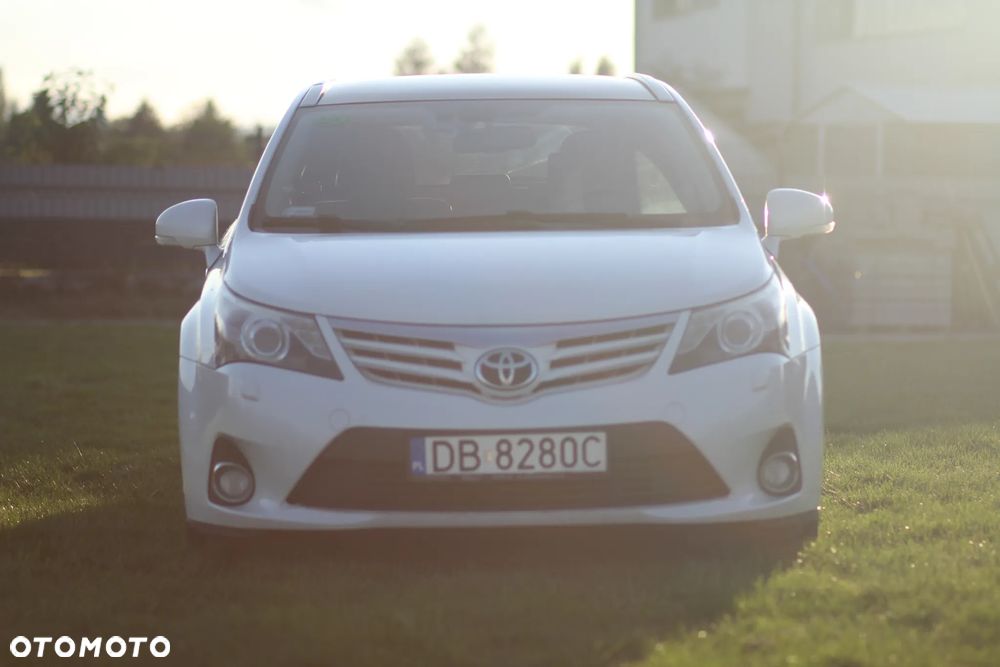 Toyota Avensis 2.0 D-4D Premium - 5