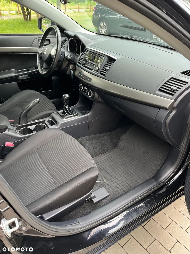 Mitsubishi Lancer 1.6 Invite - 13