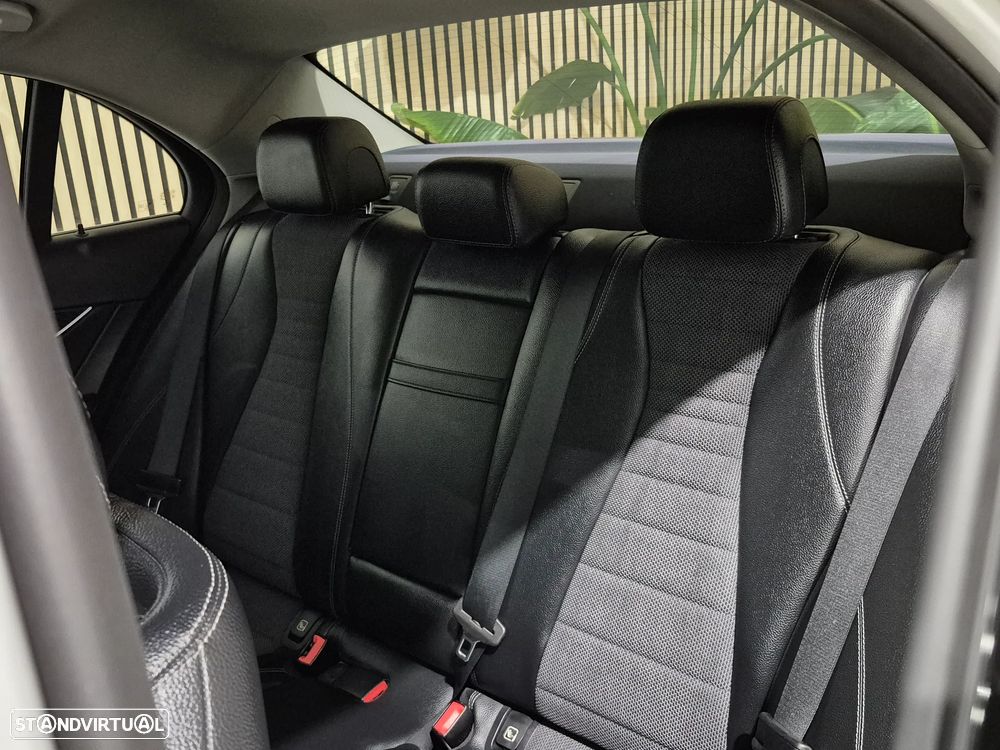 Mercedes-Benz E 220 d Avantgarde - 43