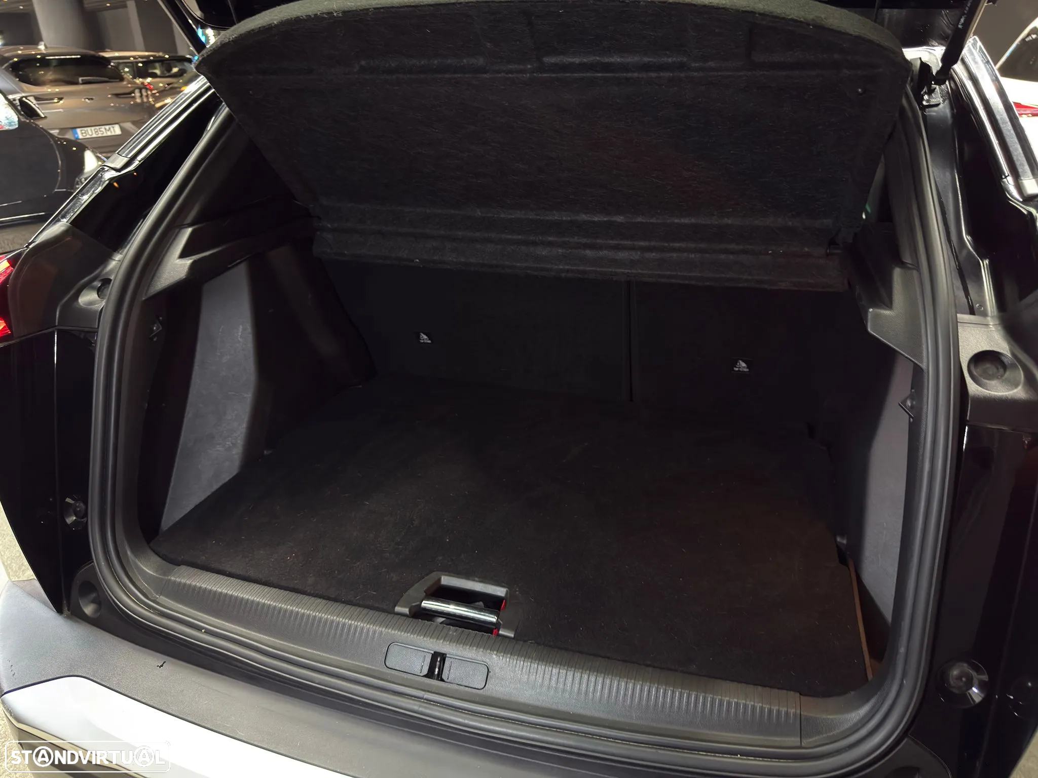 Peugeot e-2008 50 kWh Allure Pack - 25
