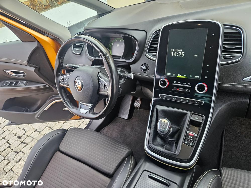 Renault Scenic ENERGY TCe 130 BOSE EDITION - 33