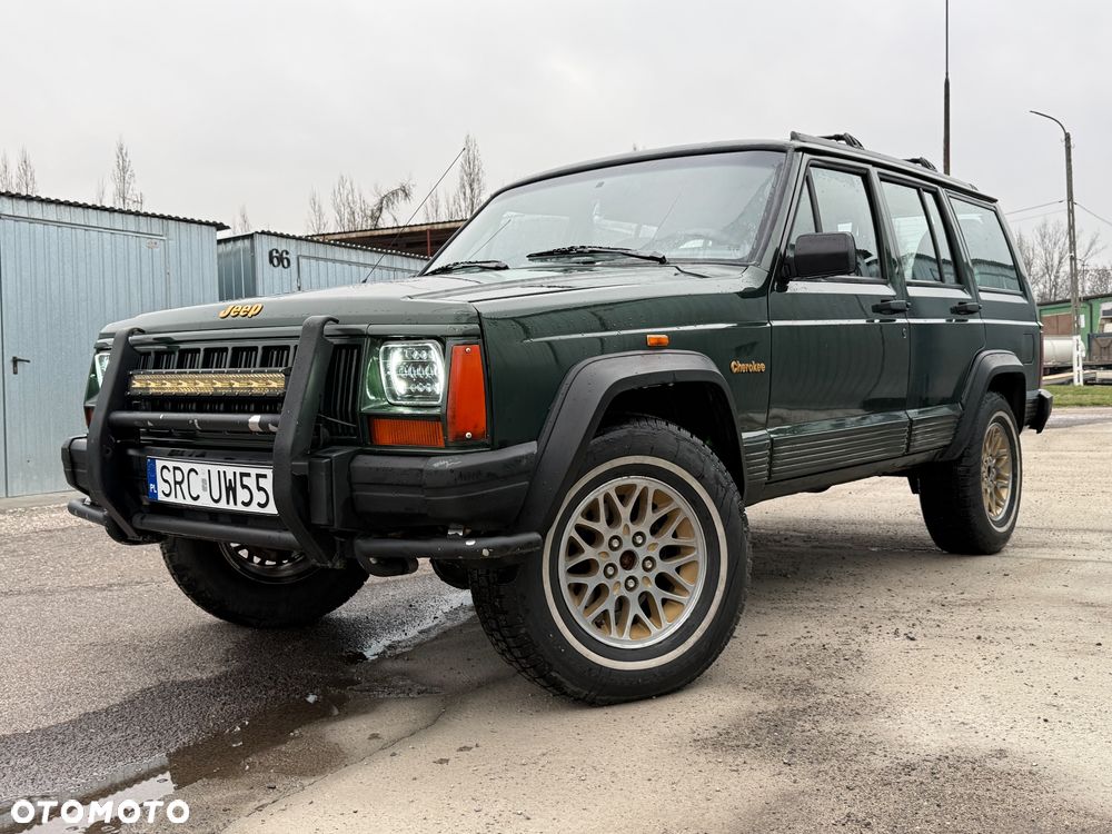 Jeep Cherokee - 4