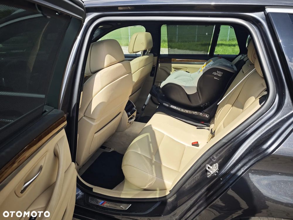 BMW Seria 5 530d xDrive - 11